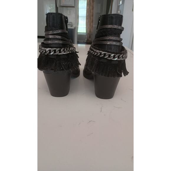 Y2K NWOT Rampage black booties fringe layered leather/ chains Western boho SZ 8 - Picture 6 of 7